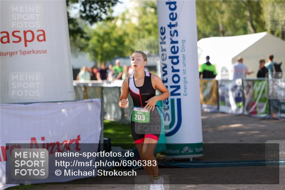 01.09.2024 - 17. Tribühne Triathlon Michael Strokosch http://msf.ph/oto/6906383 01.09.2024 11:11:57 Ziel 203 meine-sportfotos.de