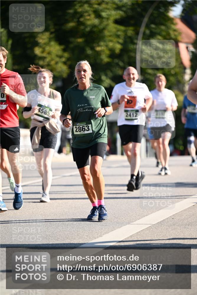 01.09.2024 - BARMER Alsterlauf Dr. Thomas Lammeyer http://msf.ph/oto/6906387 01.09.2024 09:41:56 Laufen 4585, 2863, 2412 meine-sportfotos.de