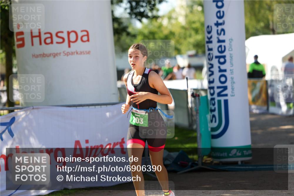 01.09.2024 - 17. Tribühne Triathlon Michael Strokosch http://msf.ph/oto/6906390 01.09.2024 11:11:57 Ziel 203 meine-sportfotos.de