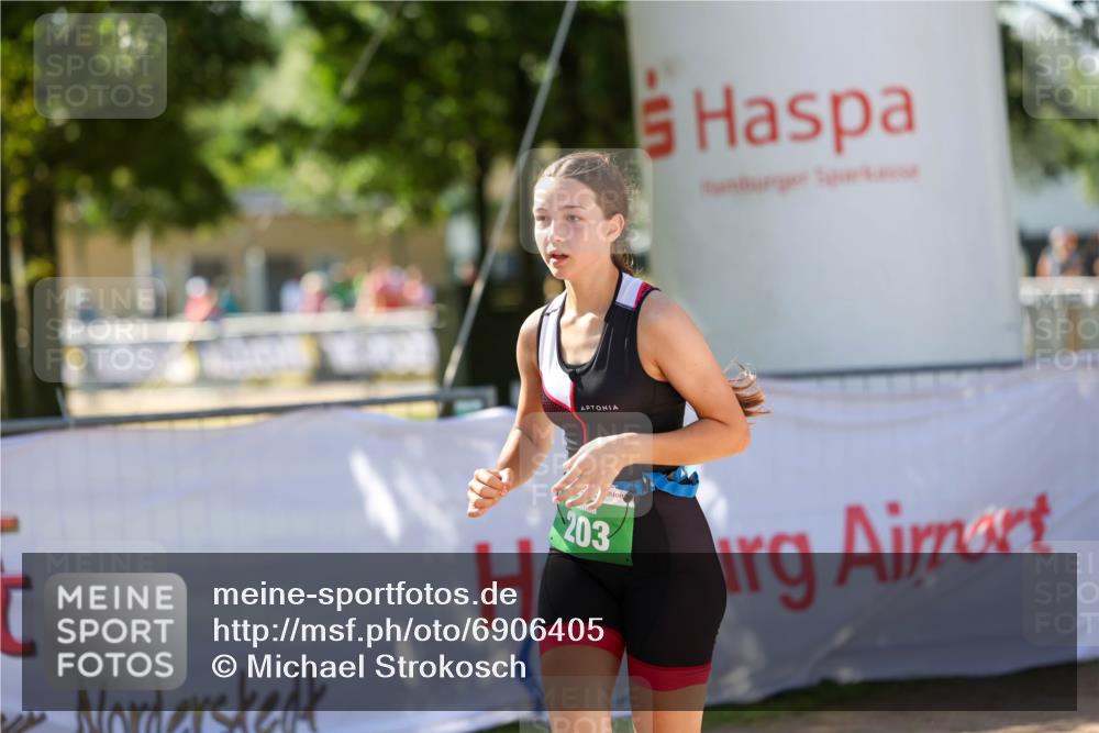01.09.2024 - 17. Tribühne Triathlon Michael Strokosch http://msf.ph/oto/6906405 01.09.2024 11:11:58 Ziel 203 meine-sportfotos.de