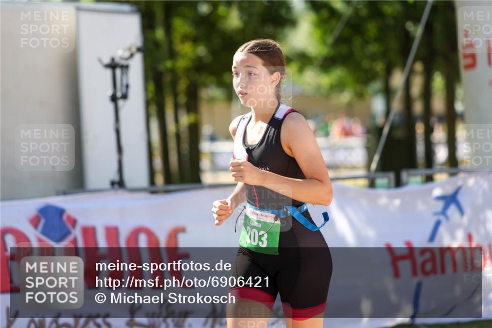 01.09.2024 - 17. Tribühne Triathlon Michael Strokosch http://msf.ph/oto/6906421 01.09.2024 11:11:59 Ziel 203 meine-sportfotos.de