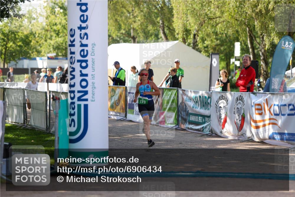 01.09.2024 - 17. Tribühne Triathlon Michael Strokosch http://msf.ph/oto/6906434 01.09.2024 11:12:09 Ziel 173, 196 meine-sportfotos.de