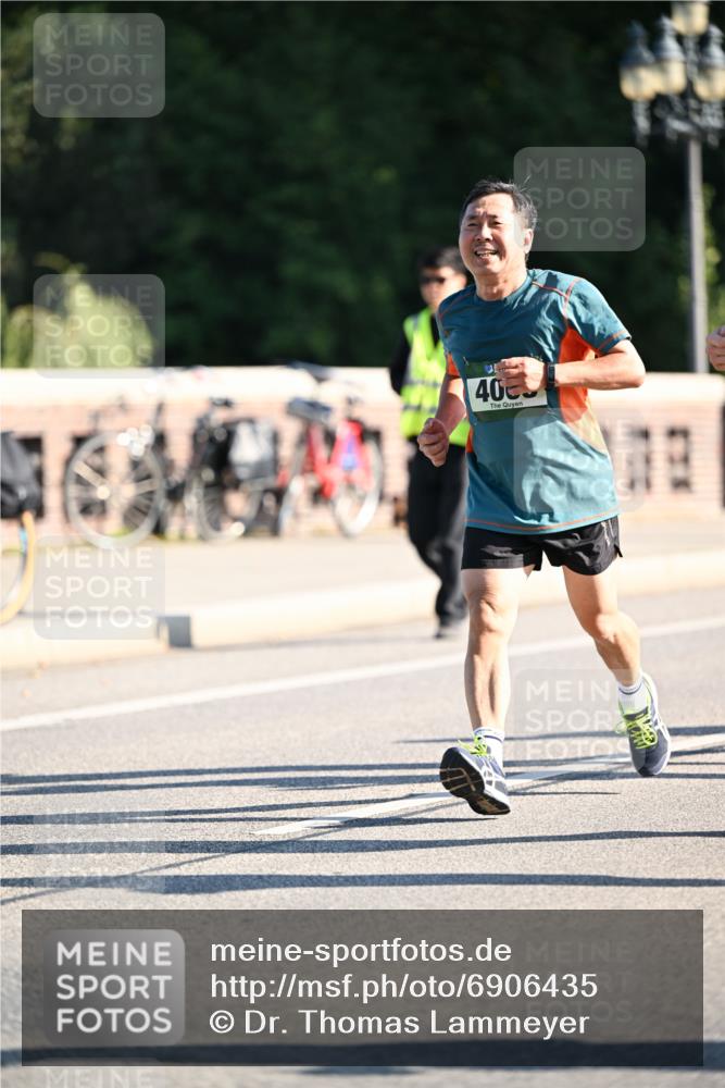 01.09.2024 - BARMER Alsterlauf Dr. Thomas Lammeyer http://msf.ph/oto/6906435 01.09.2024 09:41:58 Laufen 4003 meine-sportfotos.de