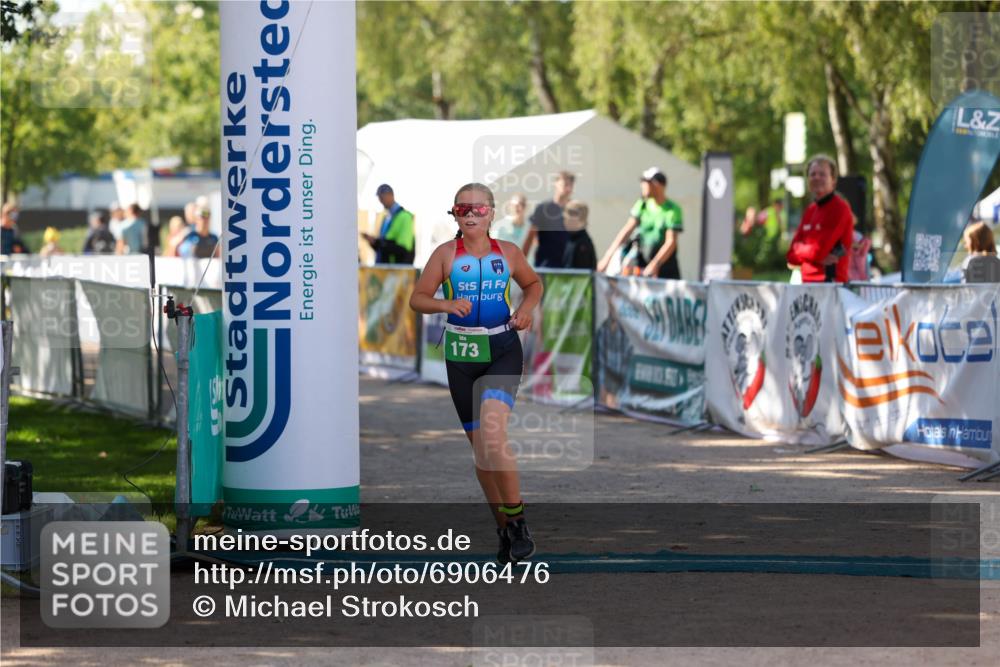 01.09.2024 - 17. Tribühne Triathlon Michael Strokosch http://msf.ph/oto/6906476 01.09.2024 11:12:10 Ziel 173, 196 meine-sportfotos.de