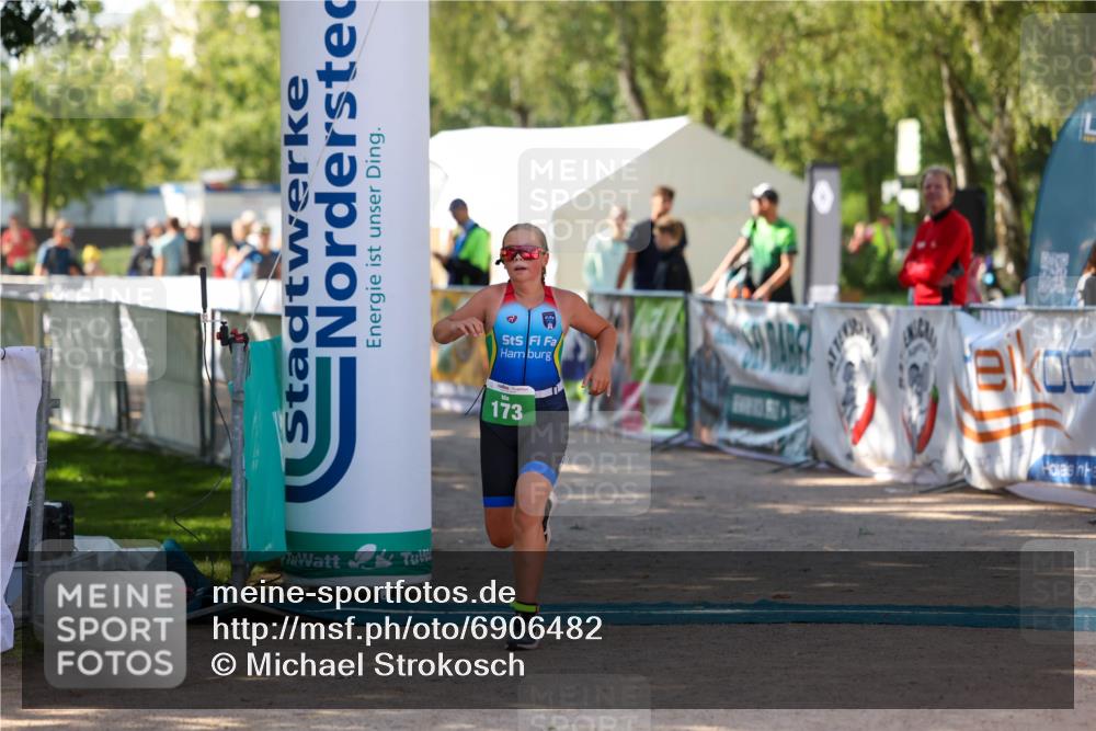 01.09.2024 - 17. Tribühne Triathlon Michael Strokosch http://msf.ph/oto/6906482 01.09.2024 11:12:11 Ziel 173, 196 meine-sportfotos.de