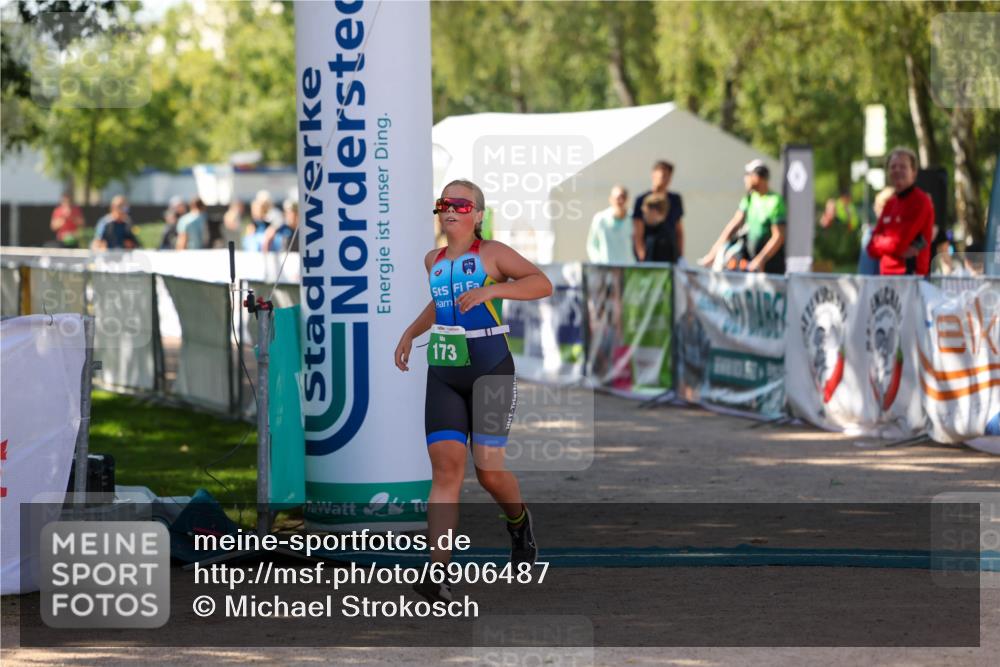 01.09.2024 - 17. Tribühne Triathlon Michael Strokosch http://msf.ph/oto/6906487 01.09.2024 11:12:11 Ziel 173, 196 meine-sportfotos.de