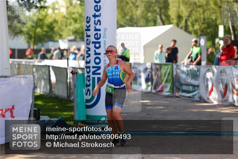 01.09.2024 - 17. Tribühne Triathlon Michael Strokosch http://msf.ph/oto/6906493 01.09.2024 11:12:11 Ziel 173, 196 meine-sportfotos.de