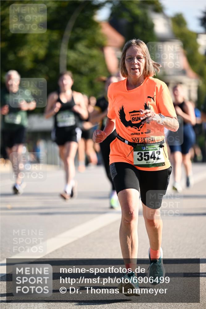 01.09.2024 - BARMER Alsterlauf Dr. Thomas Lammeyer http://msf.ph/oto/6906499 01.09.2024 09:42:01 Laufen 3542 meine-sportfotos.de