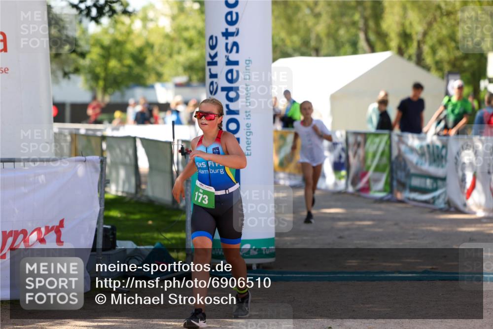 01.09.2024 - 17. Tribühne Triathlon Michael Strokosch http://msf.ph/oto/6906510 01.09.2024 11:12:12 Ziel 173, 196 meine-sportfotos.de