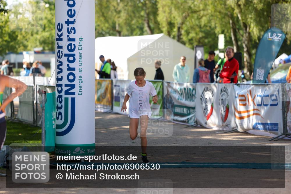 01.09.2024 - 17. Tribühne Triathlon Michael Strokosch http://msf.ph/oto/6906530 01.09.2024 11:12:13 Ziel 173, 196 meine-sportfotos.de