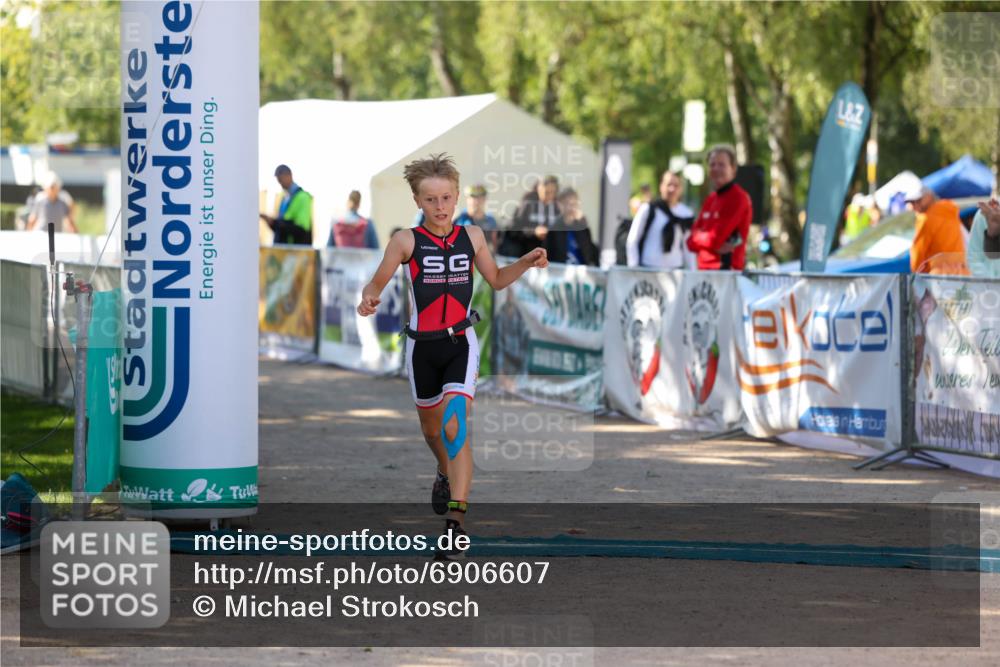 01.09.2024 - 17. Tribühne Triathlon Michael Strokosch http://msf.ph/oto/6906607 01.09.2024 11:12:21 Ziel 216 meine-sportfotos.de