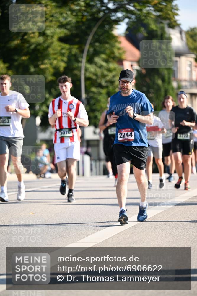 01.09.2024 - BARMER Alsterlauf Dr. Thomas Lammeyer http://msf.ph/oto/6906622 01.09.2024 09:42:07 Laufen 3053, 3070, 2244, 3722 meine-sportfotos.de