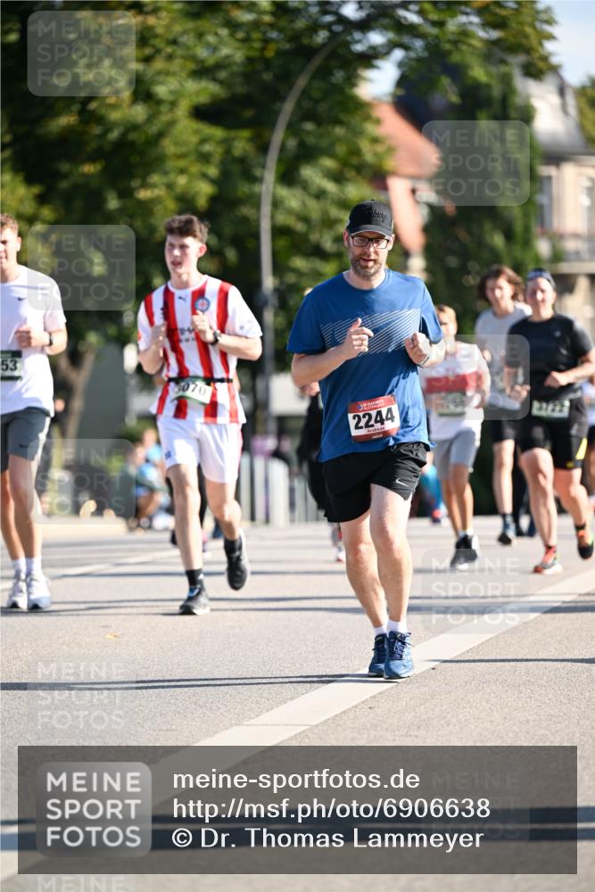 01.09.2024 - BARMER Alsterlauf Dr. Thomas Lammeyer http://msf.ph/oto/6906638 01.09.2024 09:42:07 Laufen 53, 2244 meine-sportfotos.de