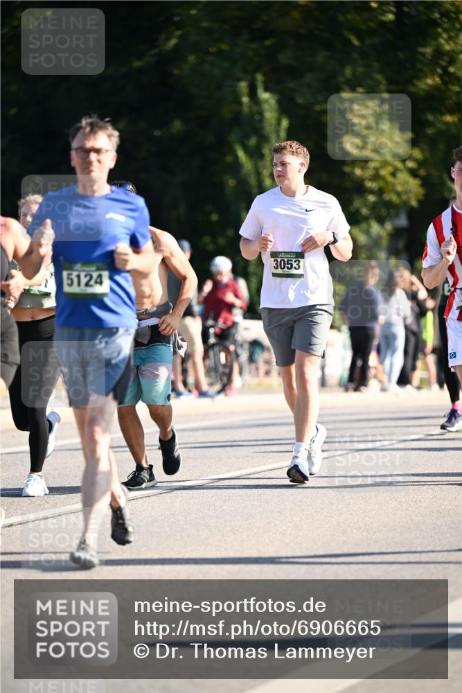 01.09.2024 - BARMER Alsterlauf Dr. Thomas Lammeyer http://msf.ph/oto/6906665 01.09.2024 09:42:08 Laufen 3053, 5124 meine-sportfotos.de