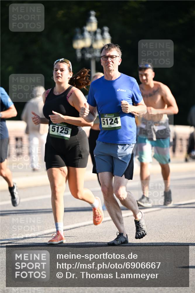 01.09.2024 - BARMER Alsterlauf Dr. Thomas Lammeyer http://msf.ph/oto/6906667 01.09.2024 09:42:08 Laufen 5125, 135, 5124 meine-sportfotos.de