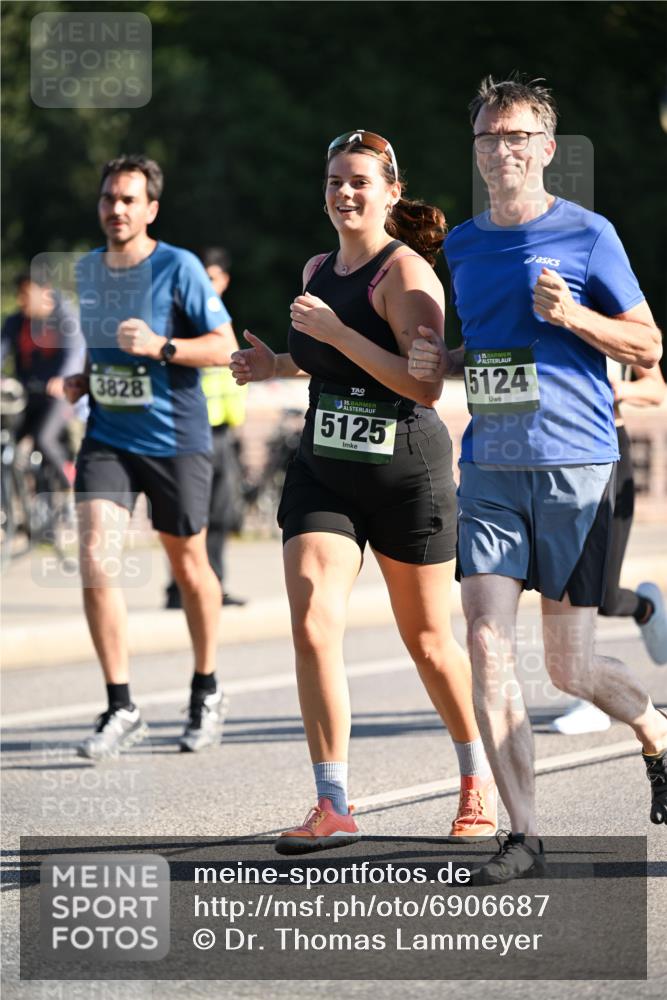 01.09.2024 - BARMER Alsterlauf Dr. Thomas Lammeyer http://msf.ph/oto/6906687 01.09.2024 09:42:09 Laufen 3828, 35, 5125, 15, 5124 meine-sportfotos.de