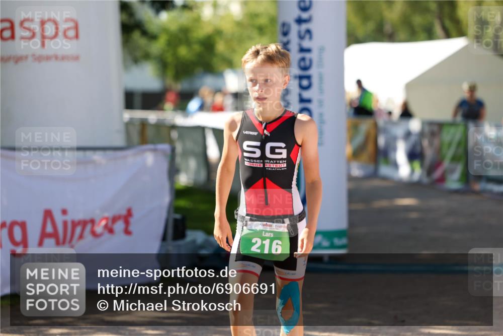 01.09.2024 - 17. Tribühne Triathlon Michael Strokosch http://msf.ph/oto/6906691 01.09.2024 11:12:25 Ziel 216 meine-sportfotos.de