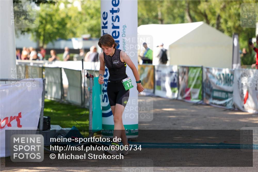 01.09.2024 - 17. Tribühne Triathlon Michael Strokosch http://msf.ph/oto/6906734 01.09.2024 11:13:05 Ziel 178 meine-sportfotos.de