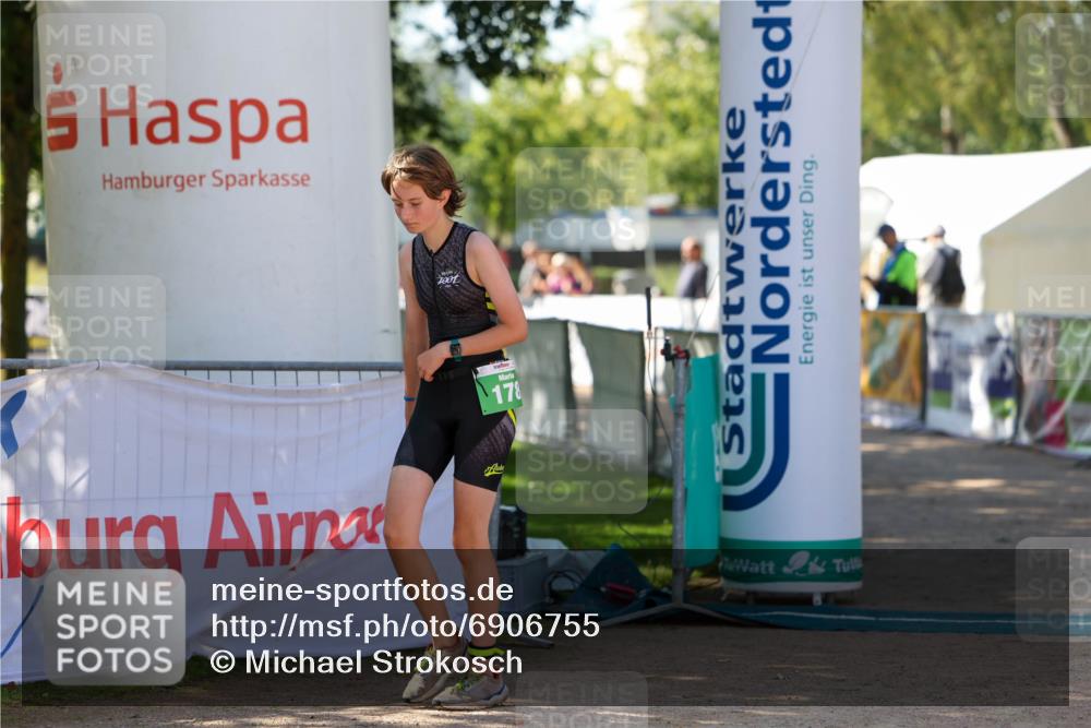 01.09.2024 - 17. Tribühne Triathlon Michael Strokosch http://msf.ph/oto/6906755 01.09.2024 11:13:07 Ziel 178, 202, 240 meine-sportfotos.de