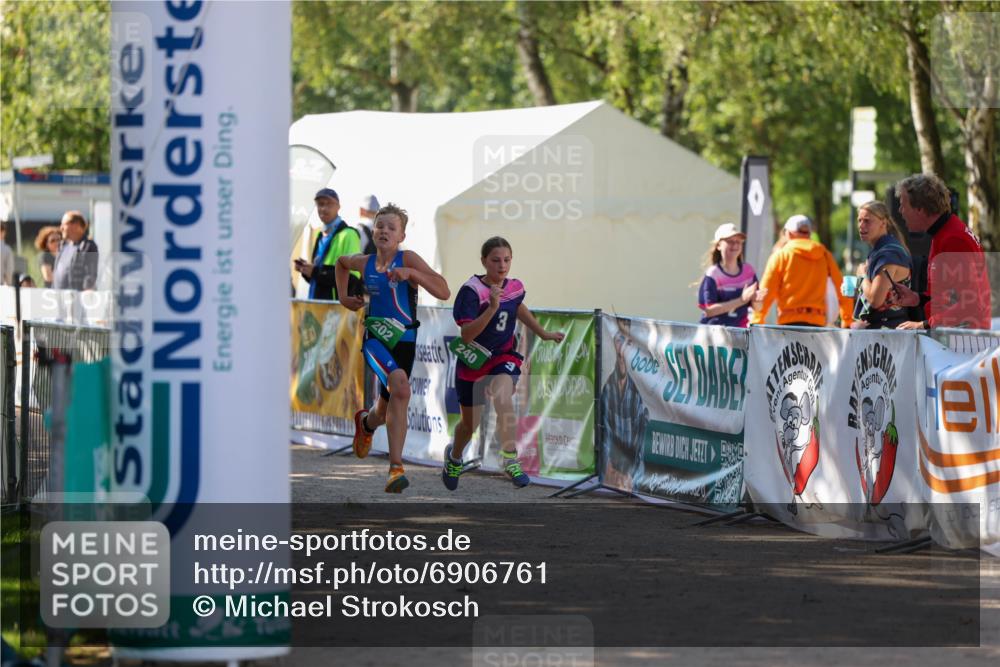 01.09.2024 - 17. Tribühne Triathlon Michael Strokosch http://msf.ph/oto/6906761 01.09.2024 11:13:11 Ziel 202, 240 meine-sportfotos.de