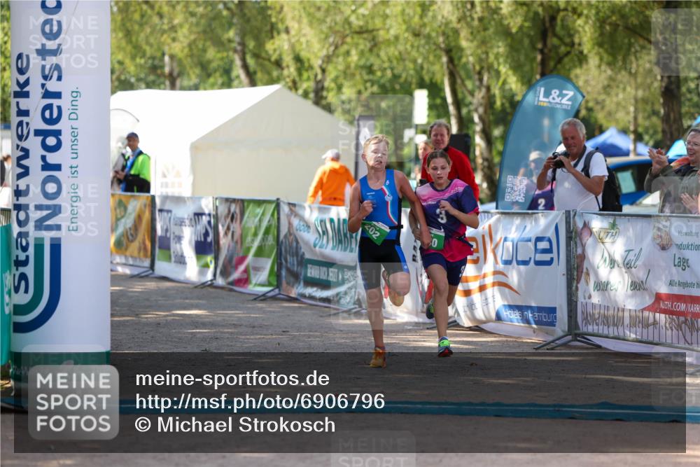 01.09.2024 - 17. Tribühne Triathlon Michael Strokosch http://msf.ph/oto/6906796 01.09.2024 11:13:12 Ziel 202, 240 meine-sportfotos.de