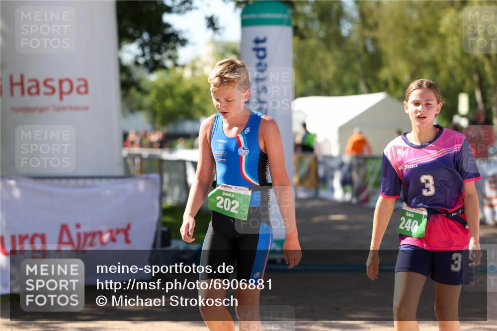 01.09.2024 - 17. Tribühne Triathlon Michael Strokosch http://msf.ph/oto/6906881 01.09.2024 11:13:16 Ziel 201, 202, 240 meine-sportfotos.de