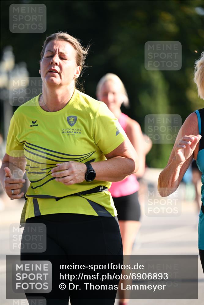 01.09.2024 - BARMER Alsterlauf Dr. Thomas Lammeyer http://msf.ph/oto/6906893 01.09.2024 09:42:17 Laufen 1950 meine-sportfotos.de