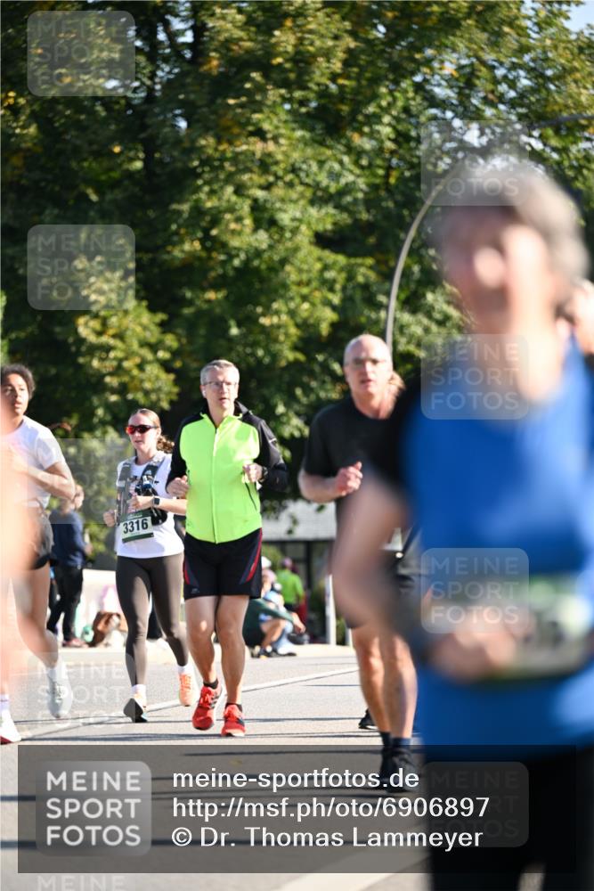 01.09.2024 - BARMER Alsterlauf Dr. Thomas Lammeyer http://msf.ph/oto/6906897 01.09.2024 09:42:18 Laufen 3316 meine-sportfotos.de