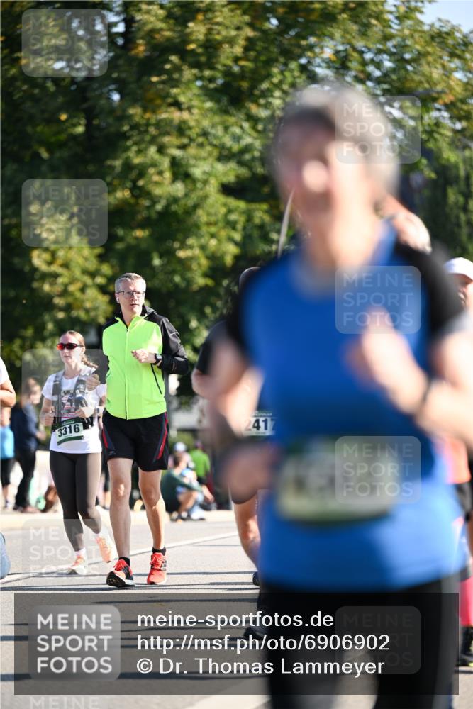 01.09.2024 - BARMER Alsterlauf Dr. Thomas Lammeyer http://msf.ph/oto/6906902 01.09.2024 09:42:18 Laufen 3316, 2417 meine-sportfotos.de