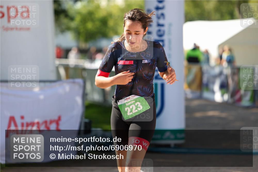 01.09.2024 - 17. Tribühne Triathlon Michael Strokosch http://msf.ph/oto/6906970 01.09.2024 11:15:26 Ziel 223 meine-sportfotos.de