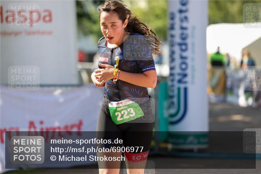 01.09.2024 - 17. Tribühne Triathlon Michael Strokosch http://msf.ph/oto/6906977 01.09.2024 11:15:26 Ziel 223 meine-sportfotos.de