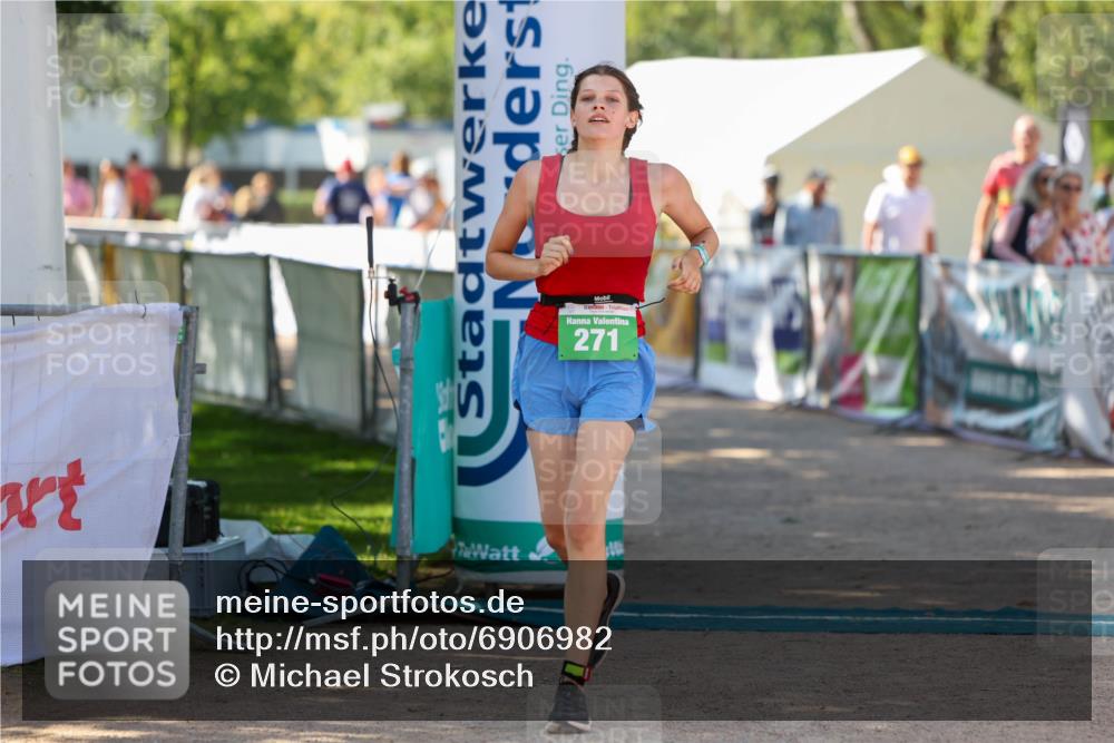01.09.2024 - 17. Tribühne Triathlon Michael Strokosch http://msf.ph/oto/6906982 01.09.2024 11:16:33 Ziel 271 meine-sportfotos.de