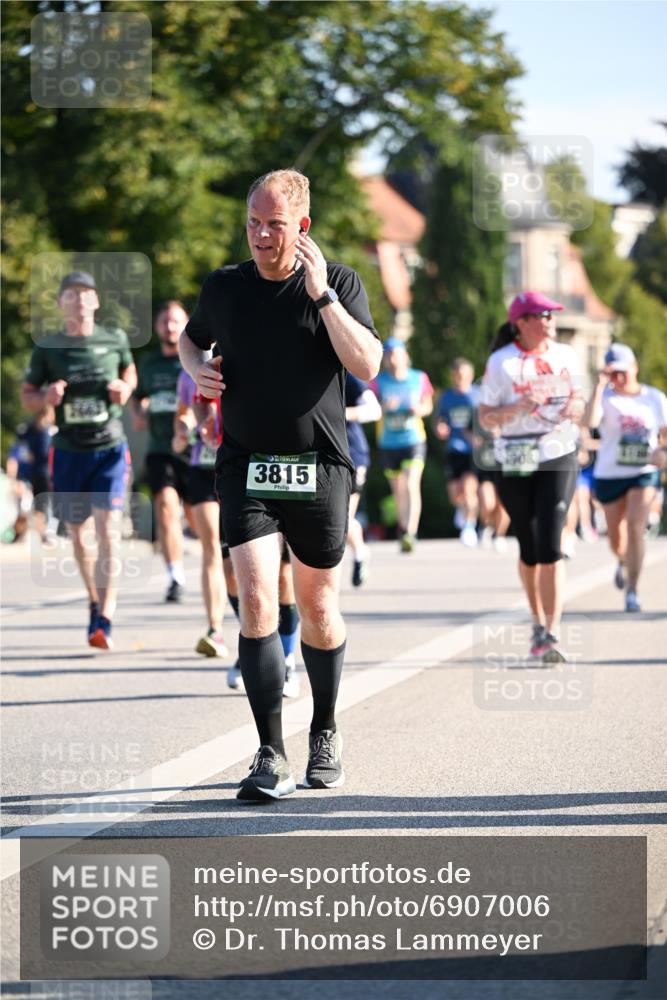 01.09.2024 - BARMER Alsterlauf Dr. Thomas Lammeyer http://msf.ph/oto/6907006 01.09.2024 09:42:25 Laufen 3815 meine-sportfotos.de