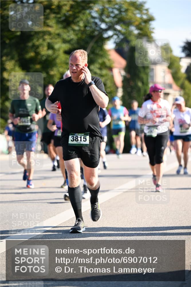 01.09.2024 - BARMER Alsterlauf Dr. Thomas Lammeyer http://msf.ph/oto/6907012 01.09.2024 09:42:25 Laufen 3815 meine-sportfotos.de