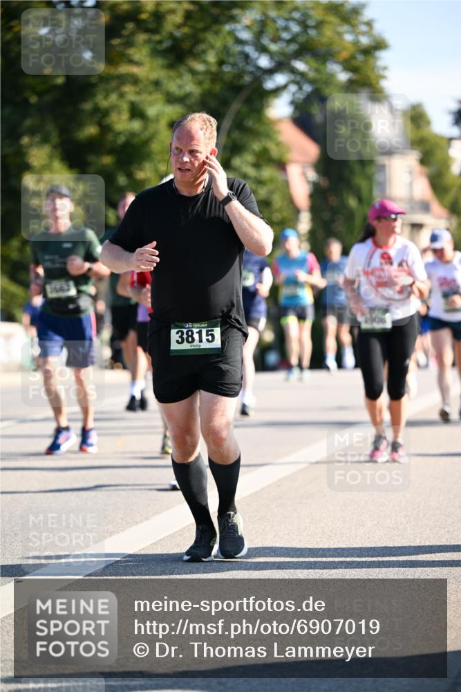 01.09.2024 - BARMER Alsterlauf Dr. Thomas Lammeyer http://msf.ph/oto/6907019 01.09.2024 09:42:25 Laufen 3815 meine-sportfotos.de