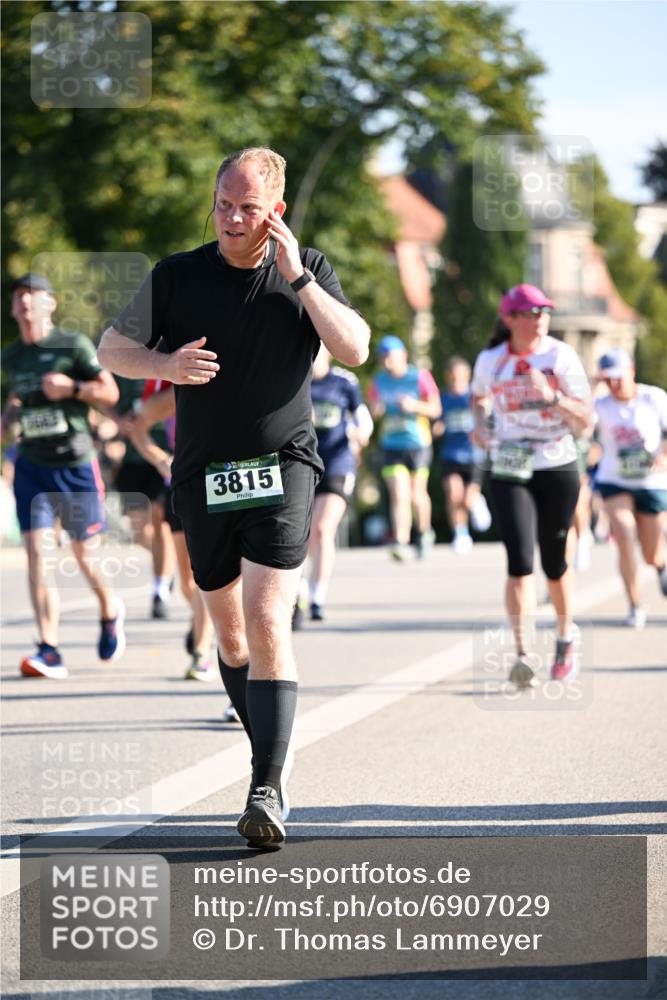 01.09.2024 - BARMER Alsterlauf Dr. Thomas Lammeyer http://msf.ph/oto/6907029 01.09.2024 09:42:25 Laufen 3815 meine-sportfotos.de