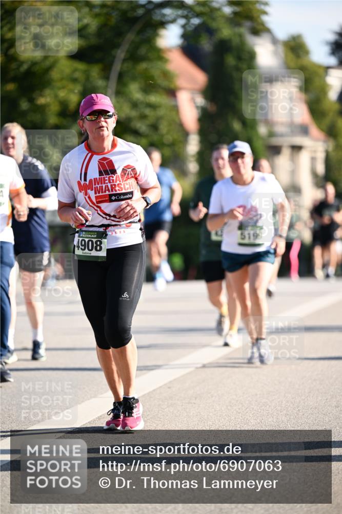 01.09.2024 - BARMER Alsterlauf Dr. Thomas Lammeyer http://msf.ph/oto/6907063 01.09.2024 09:42:27 Laufen 4908, 5199 meine-sportfotos.de