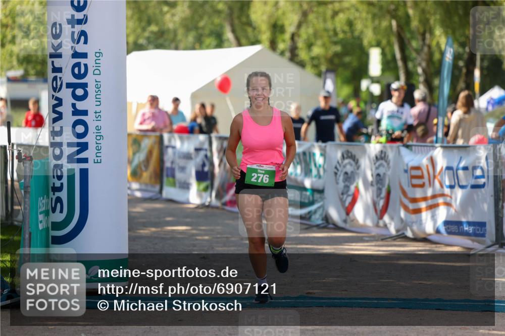 01.09.2024 - 17. Tribühne Triathlon Michael Strokosch http://msf.ph/oto/6907121 01.09.2024 11:17:34 Ziel 276 meine-sportfotos.de