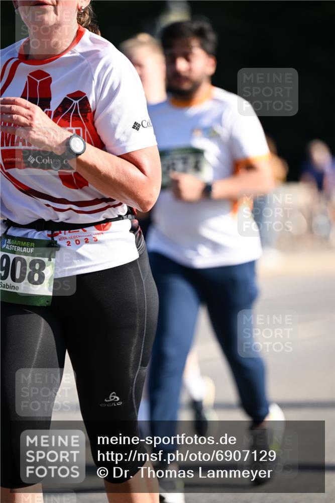 01.09.2024 - BARMER Alsterlauf Dr. Thomas Lammeyer http://msf.ph/oto/6907129 01.09.2024 09:42:29 Laufen 35, 908, 2023 meine-sportfotos.de