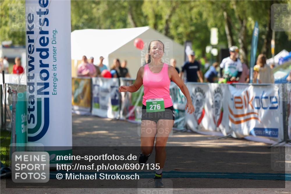 01.09.2024 - 17. Tribühne Triathlon Michael Strokosch http://msf.ph/oto/6907135 01.09.2024 11:17:35 Ziel 276 meine-sportfotos.de