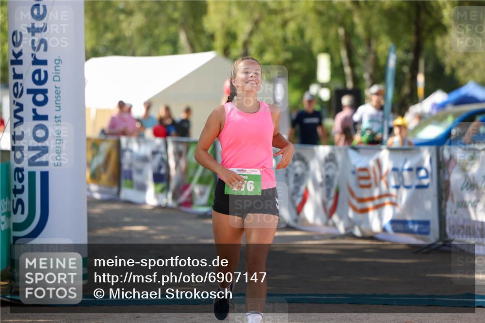 01.09.2024 - 17. Tribühne Triathlon Michael Strokosch http://msf.ph/oto/6907147 01.09.2024 11:17:35 Ziel 276 meine-sportfotos.de