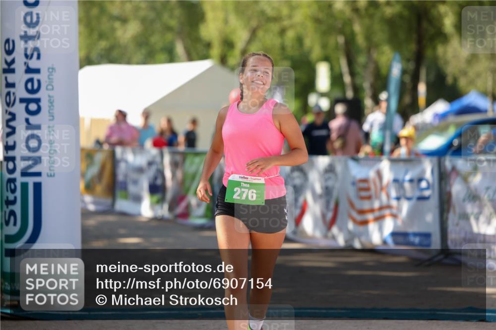01.09.2024 - 17. Tribühne Triathlon Michael Strokosch http://msf.ph/oto/6907154 01.09.2024 11:17:36 Ziel 276 meine-sportfotos.de