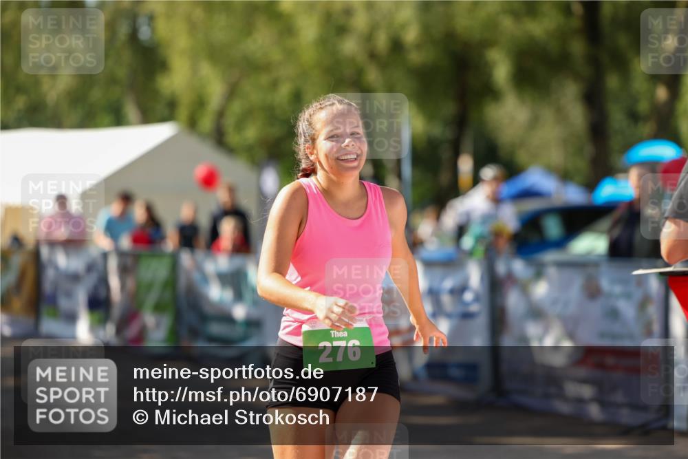 01.09.2024 - 17. Tribühne Triathlon Michael Strokosch http://msf.ph/oto/6907187 01.09.2024 11:17:37 Ziel 276 meine-sportfotos.de