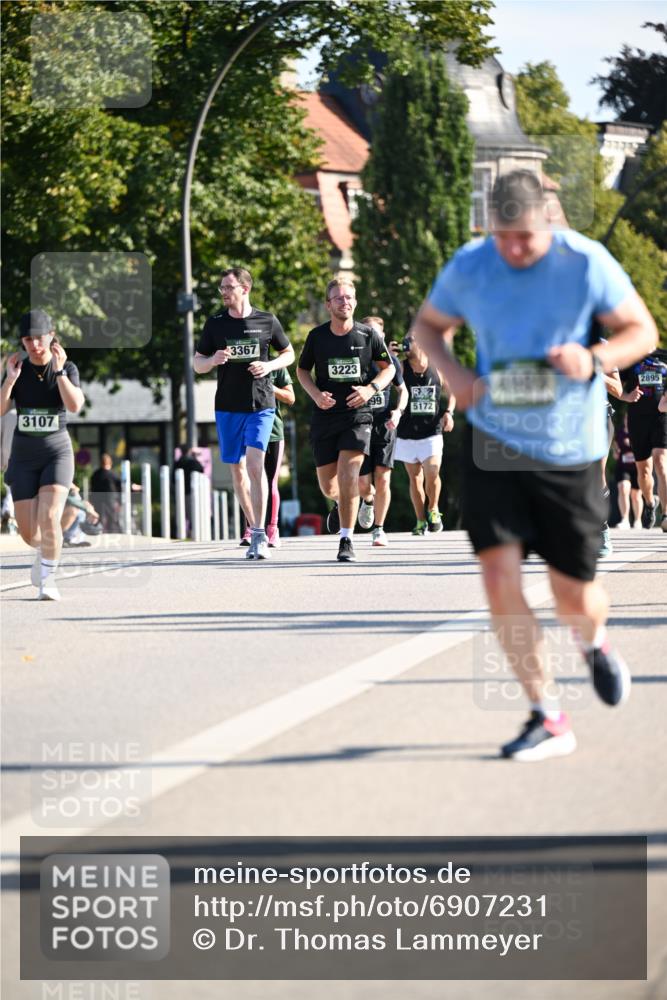 01.09.2024 - BARMER Alsterlauf Dr. Thomas Lammeyer http://msf.ph/oto/6907231 01.09.2024 09:42:33 Laufen 3107, 3367, 3223, 99, 2895, 5172 meine-sportfotos.de