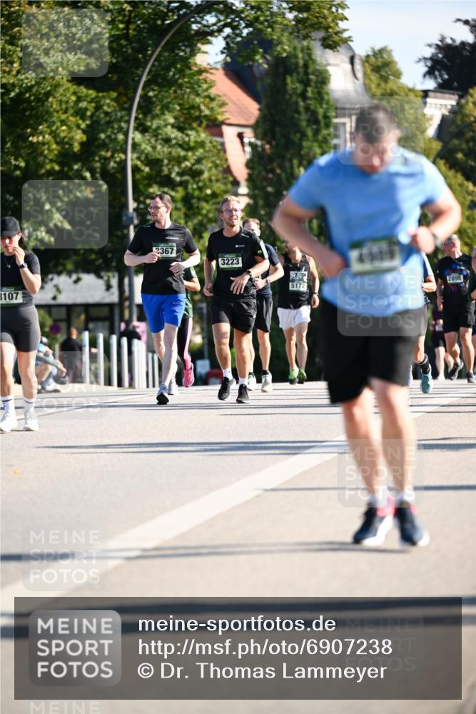 01.09.2024 - BARMER Alsterlauf Dr. Thomas Lammeyer http://msf.ph/oto/6907238 01.09.2024 09:42:33 Laufen 3107, 2367, 3223, 2895, 5172 meine-sportfotos.de