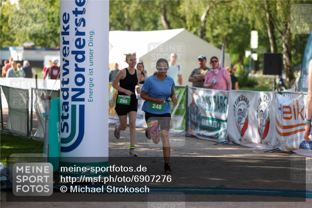 01.09.2024 - 17. Tribühne Triathlon Michael Strokosch http://msf.ph/oto/6907276 01.09.2024 11:22:08 Ziel 248, 295 meine-sportfotos.de