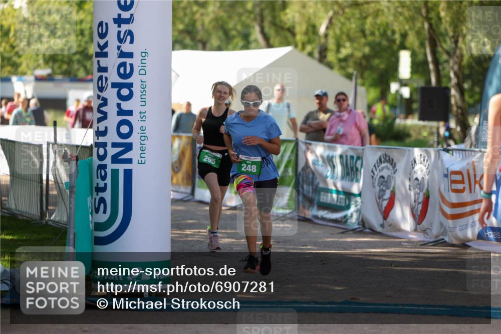 01.09.2024 - 17. Tribühne Triathlon Michael Strokosch http://msf.ph/oto/6907281 01.09.2024 11:22:08 Ziel 248, 295 meine-sportfotos.de
