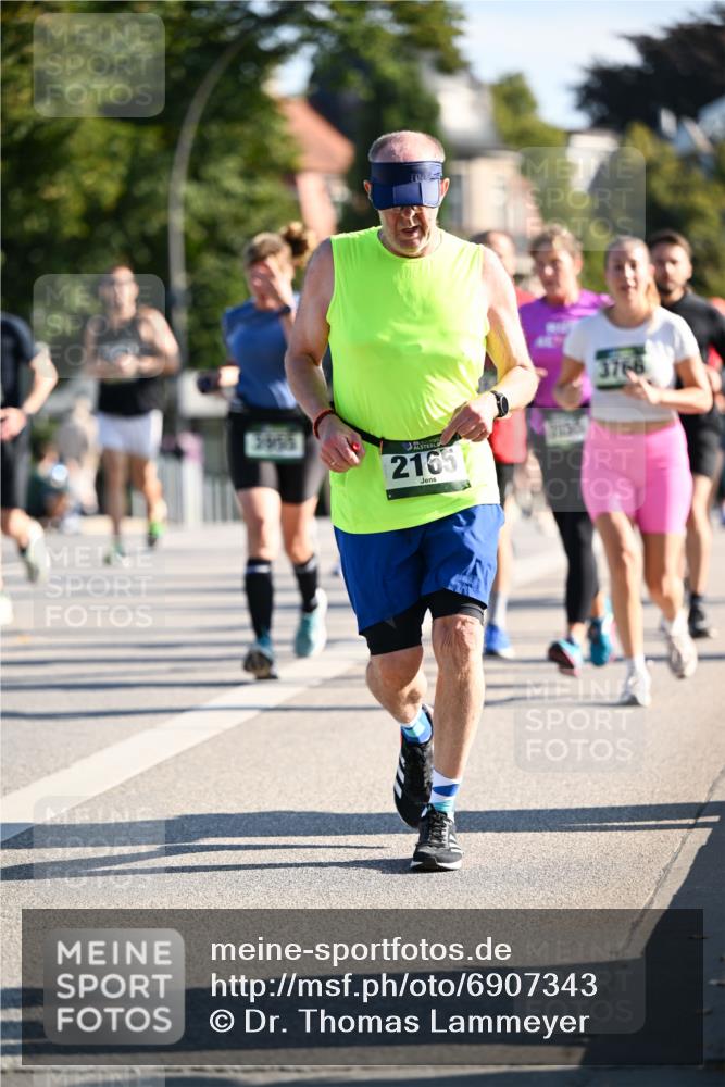 01.09.2024 - BARMER Alsterlauf Dr. Thomas Lammeyer http://msf.ph/oto/6907343 01.09.2024 09:42:38 Laufen 3855, 2165, 3766 meine-sportfotos.de