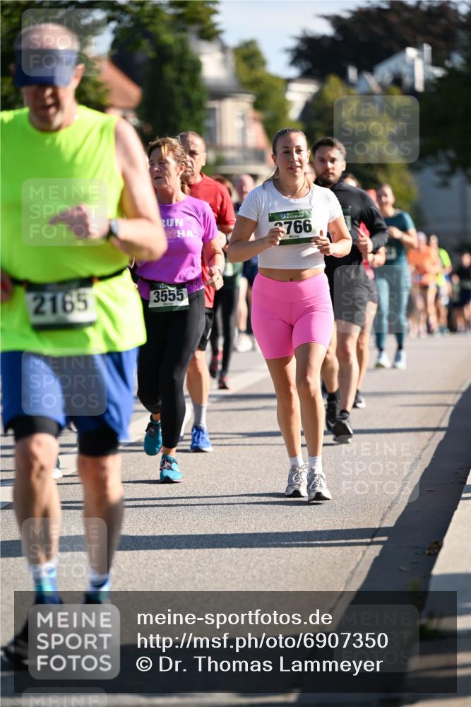 01.09.2024 - BARMER Alsterlauf Dr. Thomas Lammeyer http://msf.ph/oto/6907350 01.09.2024 09:42:39 Laufen 766, 2165, 3555 meine-sportfotos.de