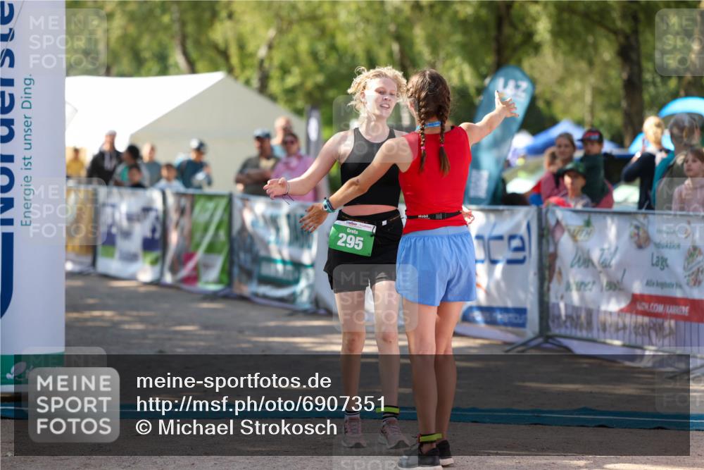 01.09.2024 - 17. Tribühne Triathlon Michael Strokosch http://msf.ph/oto/6907351 01.09.2024 11:22:10 Ziel 248, 295 meine-sportfotos.de